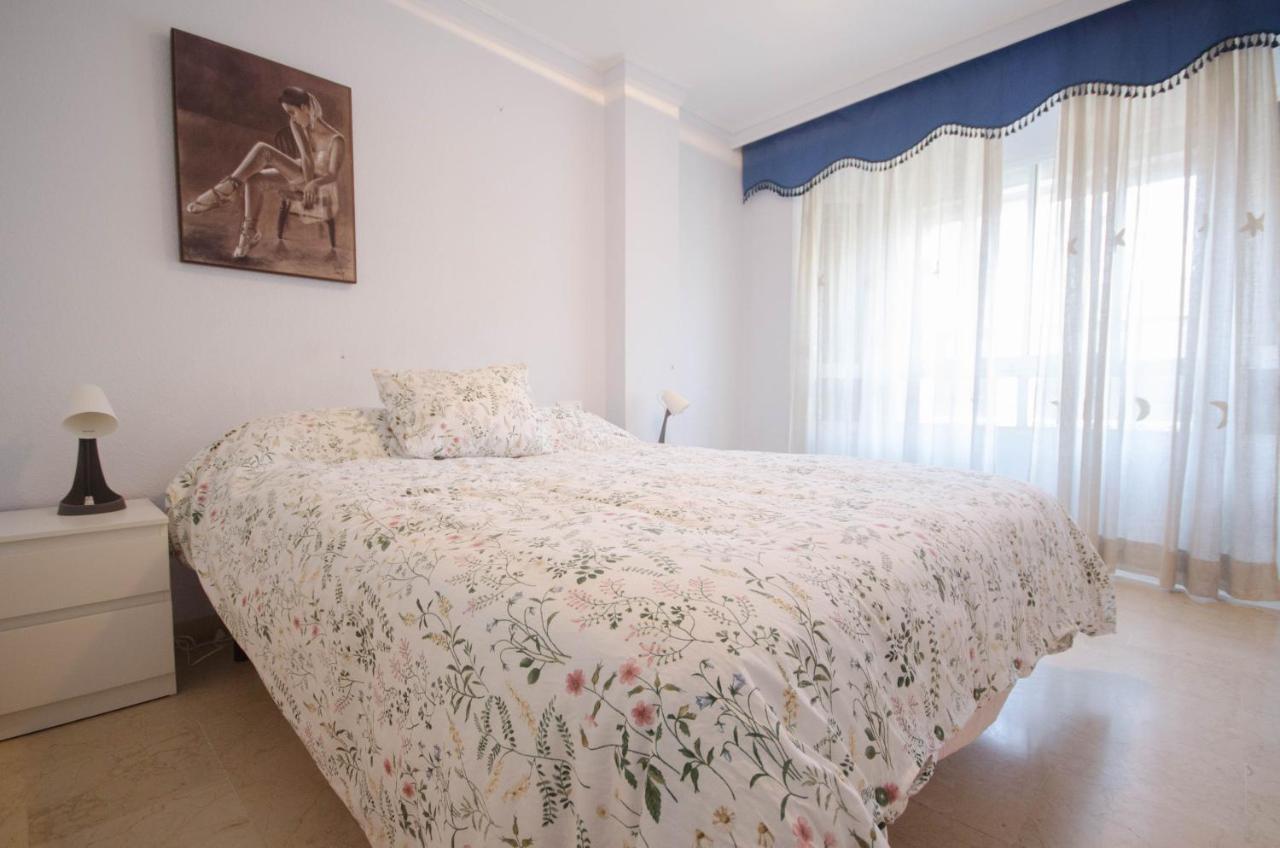 Aparment Neptuno- Located On The Promenade A Few Metres From The Beach. Estepona Exterior photo